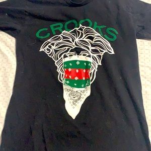 Crooks and castles t-shirt 🏰